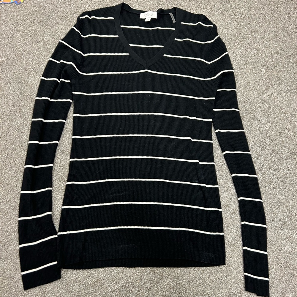 Kinross Cashmere V-neck sweater